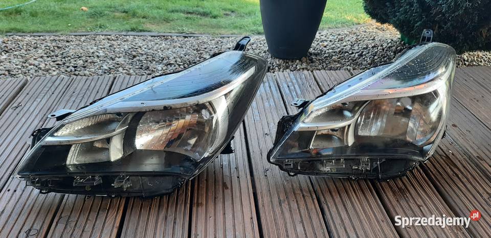 LAMPY PRZEDNIE TOYOTA YARIS III Kobylarnia