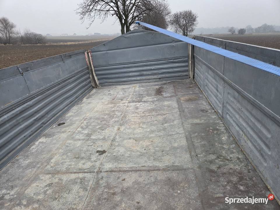 Przyczepa Autosan D46 zarejestrowana w super łódzkie Złoczew