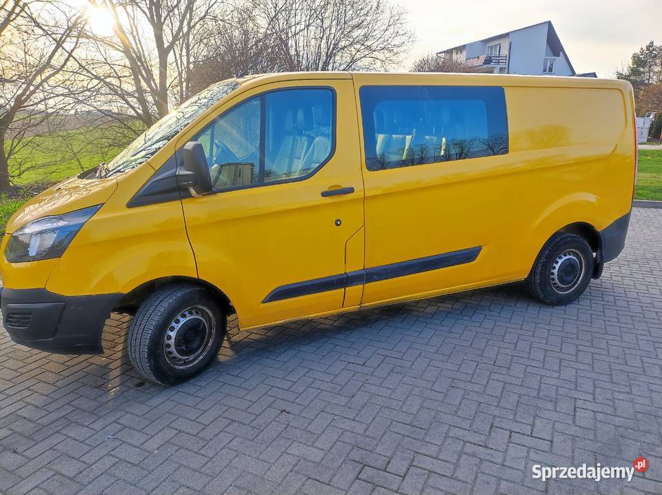 Ford Transit z 2015 roku silnikiem 22 6 osób 115KM