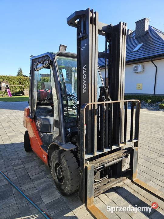 Toyota TONERO20 028FGF20 2T GAZ Wózek widłowy 2T sprzedam
