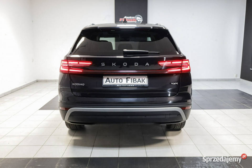 koda Kodiaq DSG4X4Salon PolskaBezwypadkowyI czarny Konstantynów Łódzki