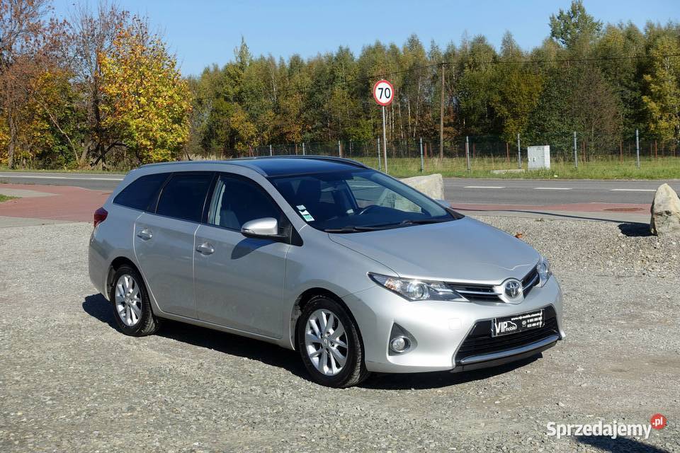 Toyota Auris 14D4D 90 1właściciel światła przeciwmgielne Buczkowice