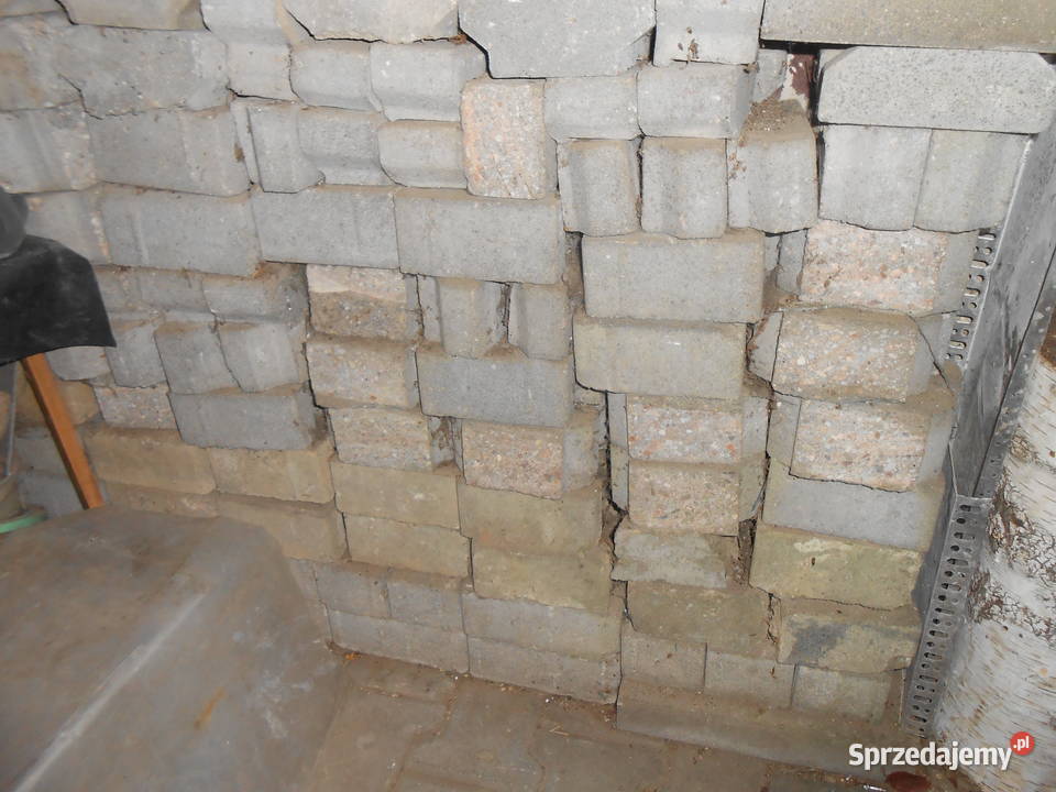 kostka brukowa pozostałość budowie Baranów