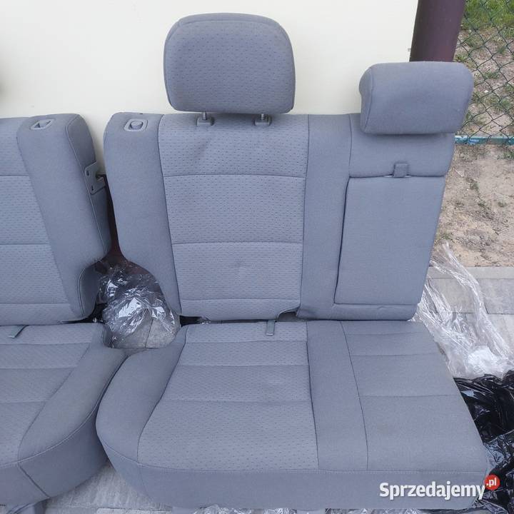Kia Sorento 1 Siedzenia tył komplet Rok produkcji 2004 Tyczyn