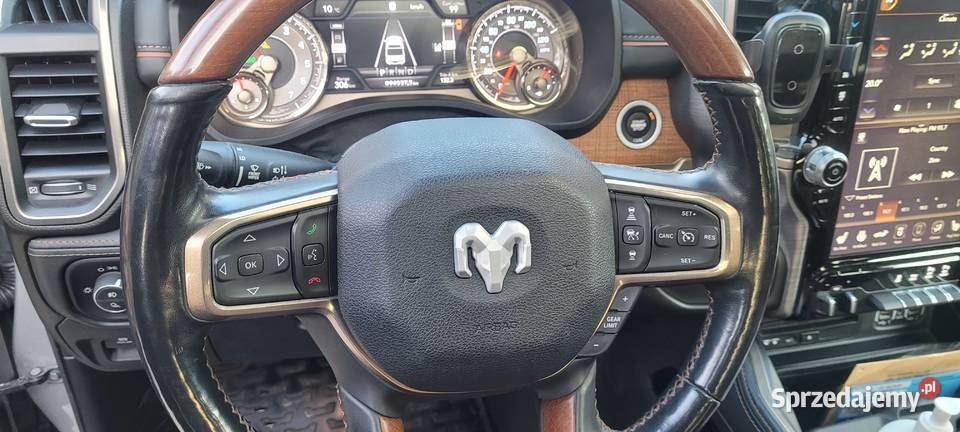 RAM 1500 LONGHORN 2019r 4x4 SUV Pickup Ledy ACC przyciemniane szyby Łańcut