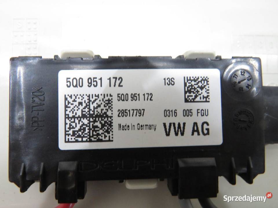 LAMPKA OŚWIETLENIE KABINY PASSAT B8 5Q0951172 osobowe lubelskie