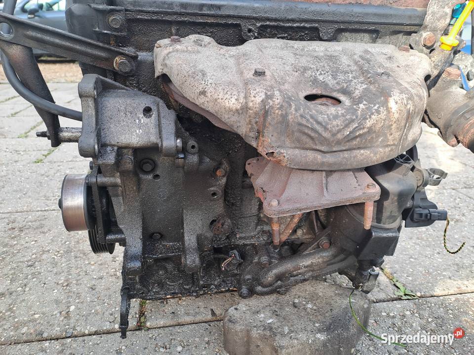 Peugeot 206 14 8V 75 silnik kompletny kod KFW Jastrzębie-Zdrój