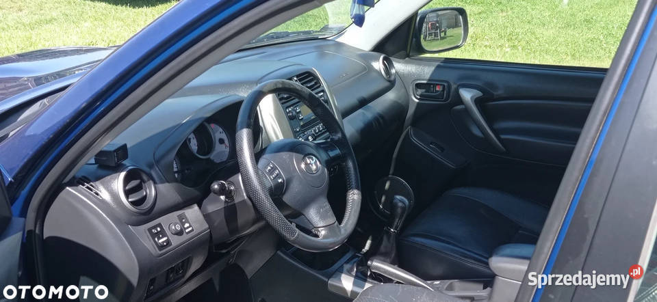 Toyota RAV4 niebieski metalik stan podlaskie Malinowo