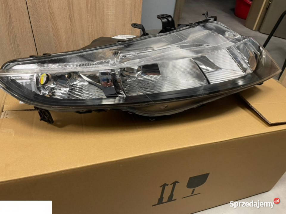 Honda Civic VIII UFO xenon reflektor nowy Kozubszczyzna