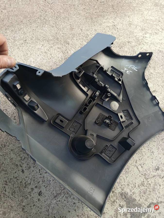 Narożnik tylny lewy Kangoo 4 20 roku orginal osobowe Rzeszów