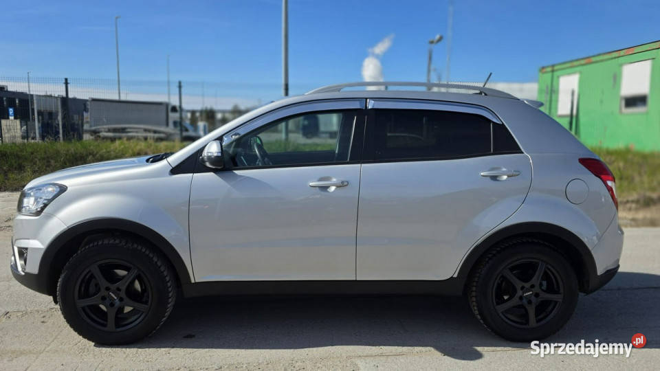 SsangYong Korando automat ledy duza navi camera relingi dachowe sprzedam