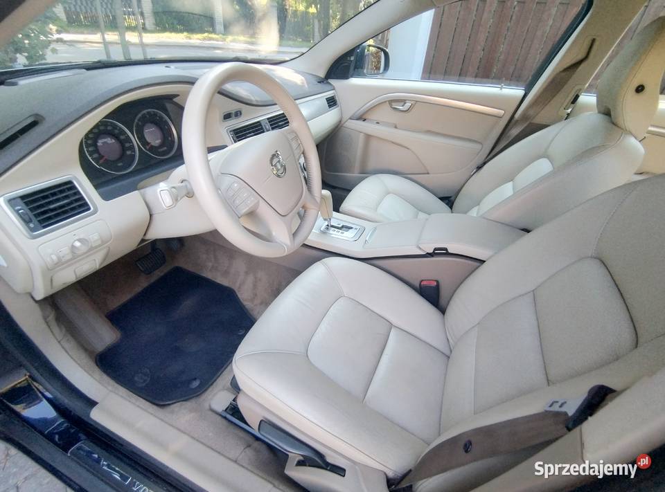 Volvo V70 D5 24 205 20102011 automat aktywny V70 sprzedam
