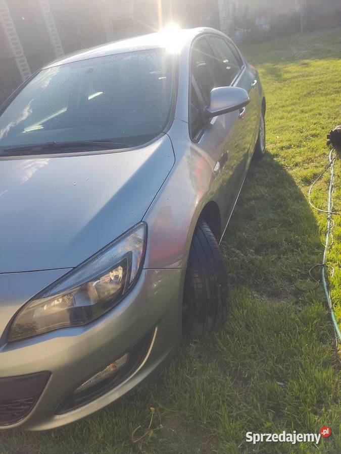 Opel Astra J 16 benzyna nieuszkodzony Ludwin-Kolonia