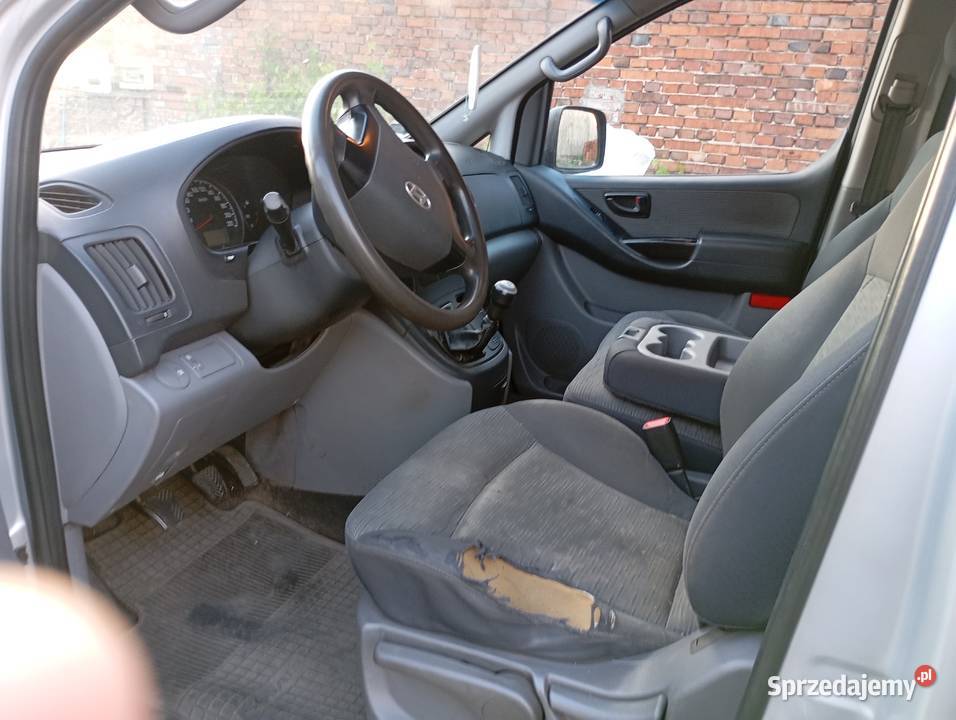 Samochód ciężarowy HYUNDAI H1 Pośrednik