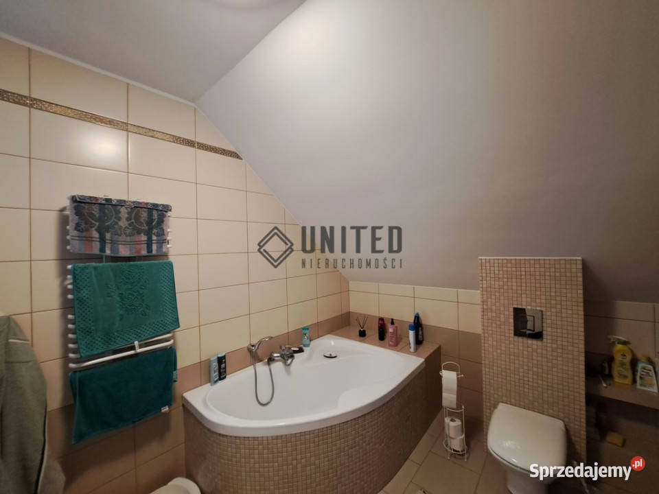 sprzedaży domu wolnostojącego 139 metrów garaż