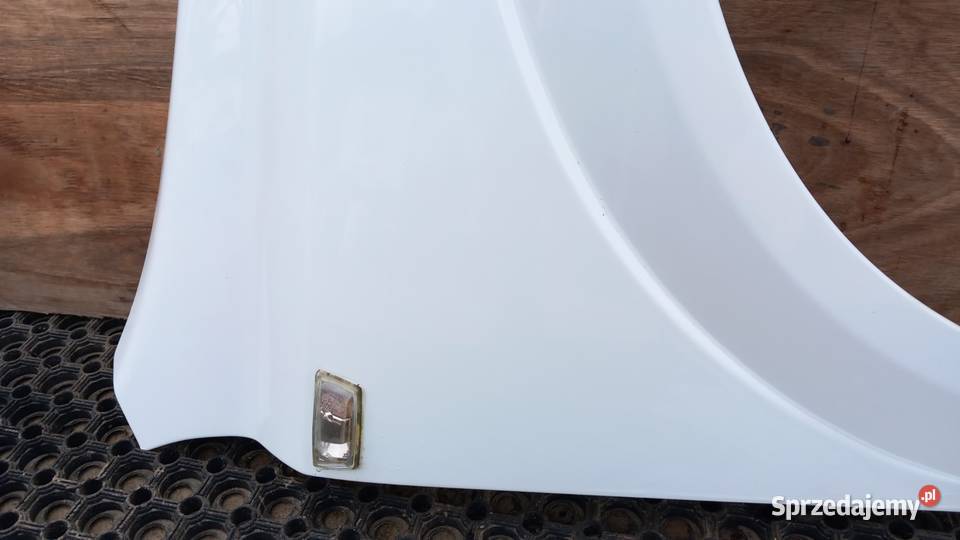 OPEL ASTRA H LIFT BŁOTNIK PRZÓD PRAWY Z40R osobowe Zbierkowo