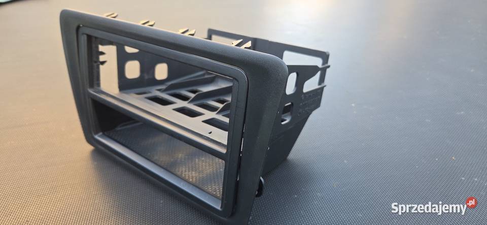 Kieszeń radia z półką ramka maskująca łódzkie