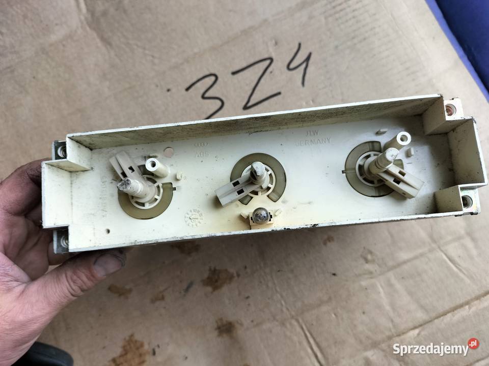 Panel nawiewu Audi A6 100 C4 4A0819045 Kamień-Kolonia