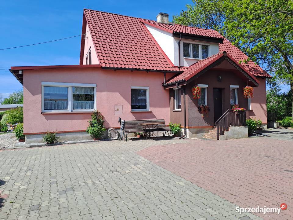 Dom duże garaż żywopłot Szymanowice