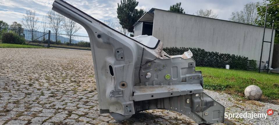 Prawa ćwiartka Renault Trafic 3 i 4 Świdnica sprzedam