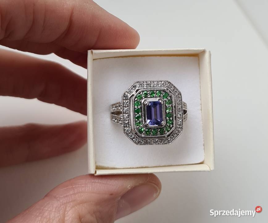 Srebrny pierścionek z tanzanitem tsavorytami i Otwock sprzedam