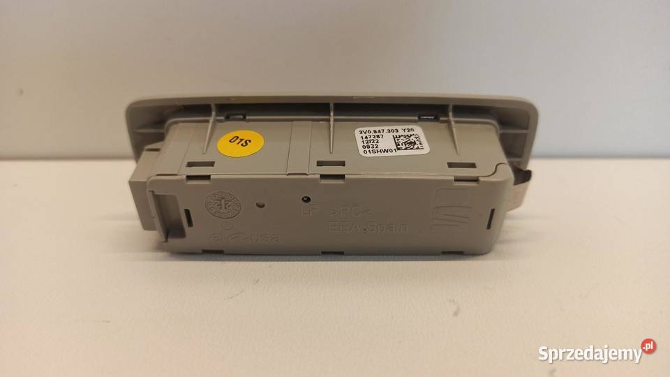 SKODA KODIAQ LAMPKA PODSUFITKI 3V0947303