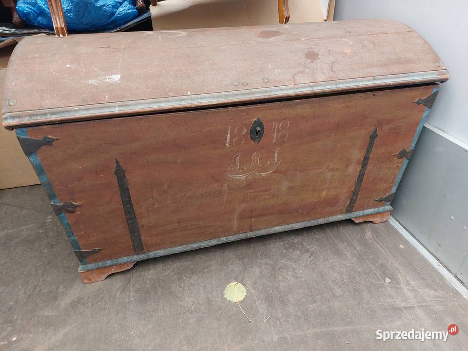 Ogromny kufer drewniany z 1818 r Miłków
