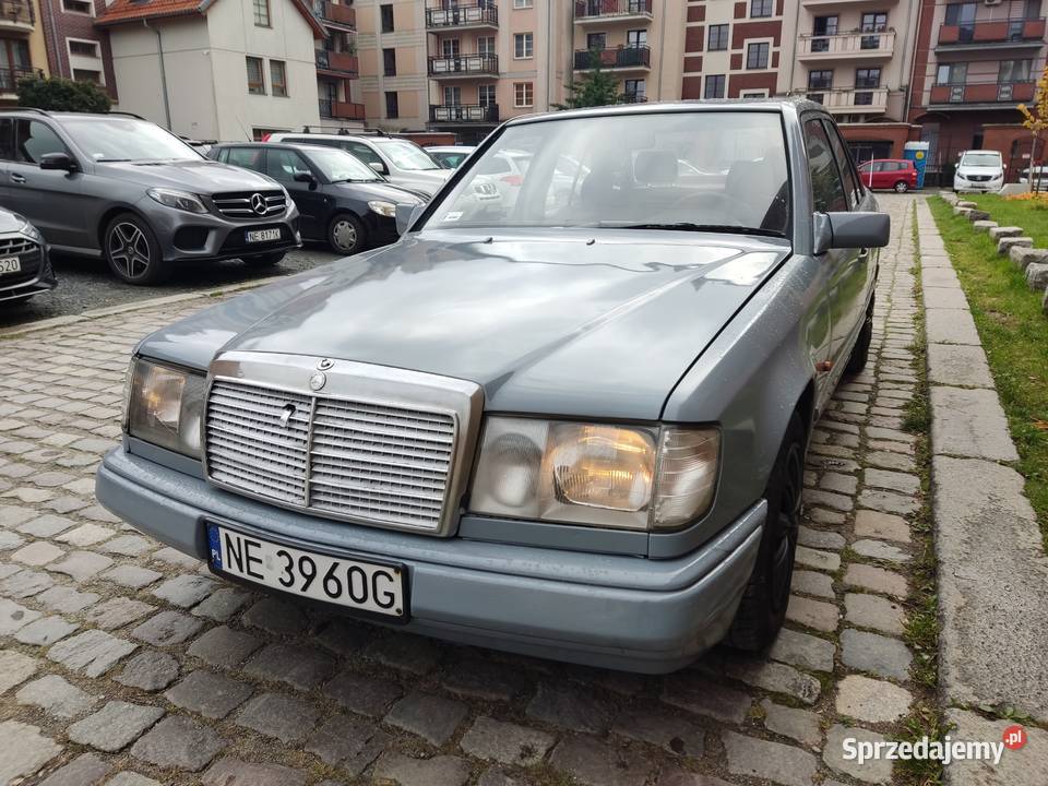 MERCEDES 124 sedan 1988 poj 23 benzgaz Skrzynia warmińsko-mazurskie