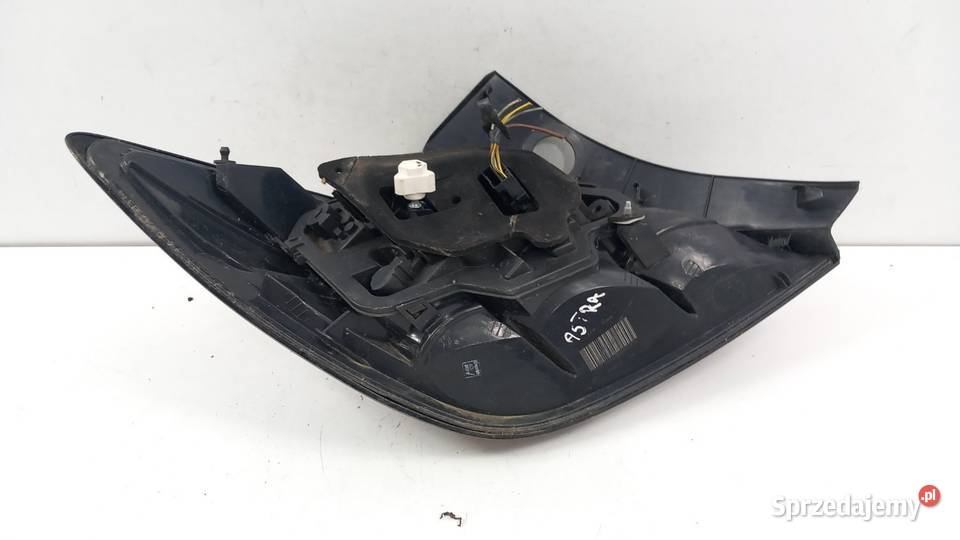 OPEL ASTRA H III GTC LAMPA TYŁ PRAWA Zbierkowo sprzedam