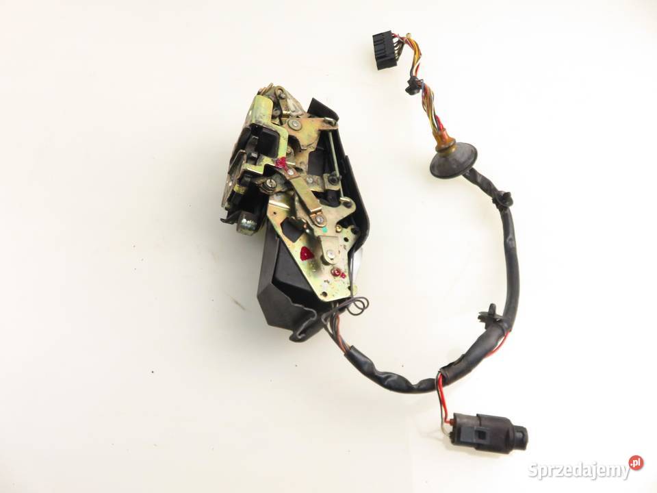 ZAMEK LEWY PRZEDNI VOLVO V70 I