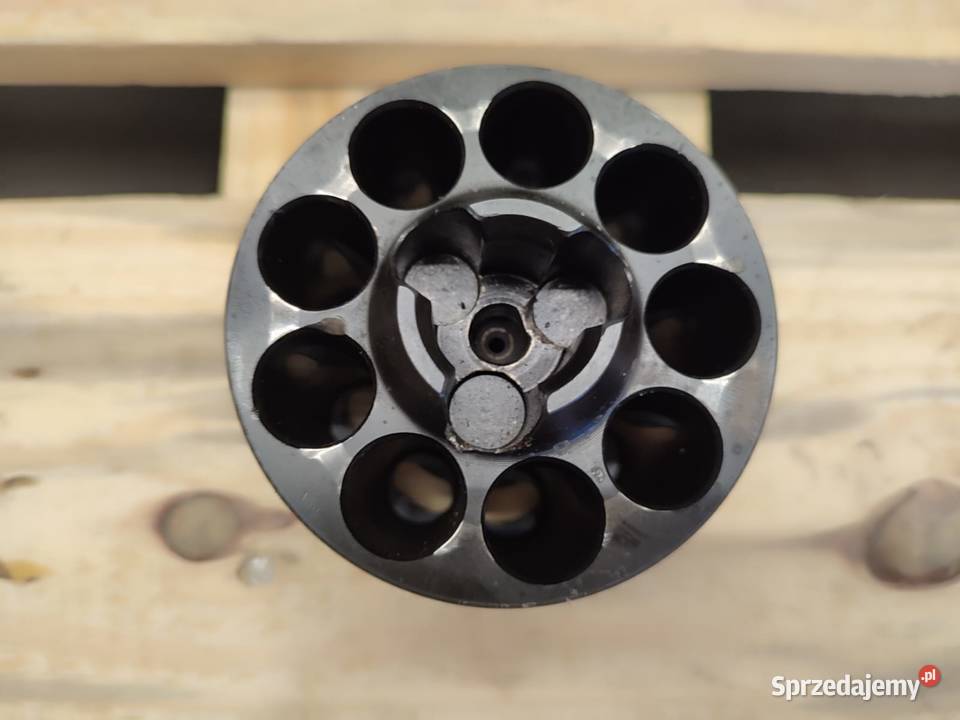 Cylinder pompy skrzyni E718100430012 Fendt Vario Wilkowo sprzedam