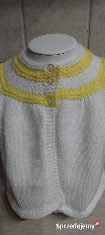 Sweterek biały z włóczki dziewczynki