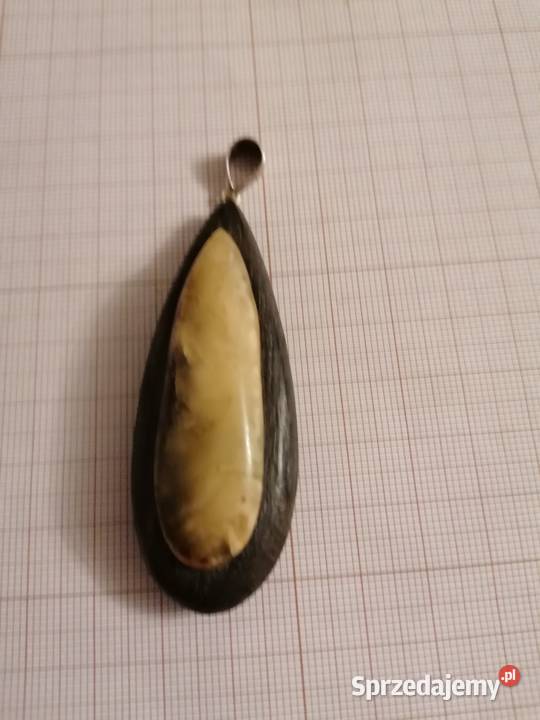 Wisior bursztyn czarny dąb sprzedam