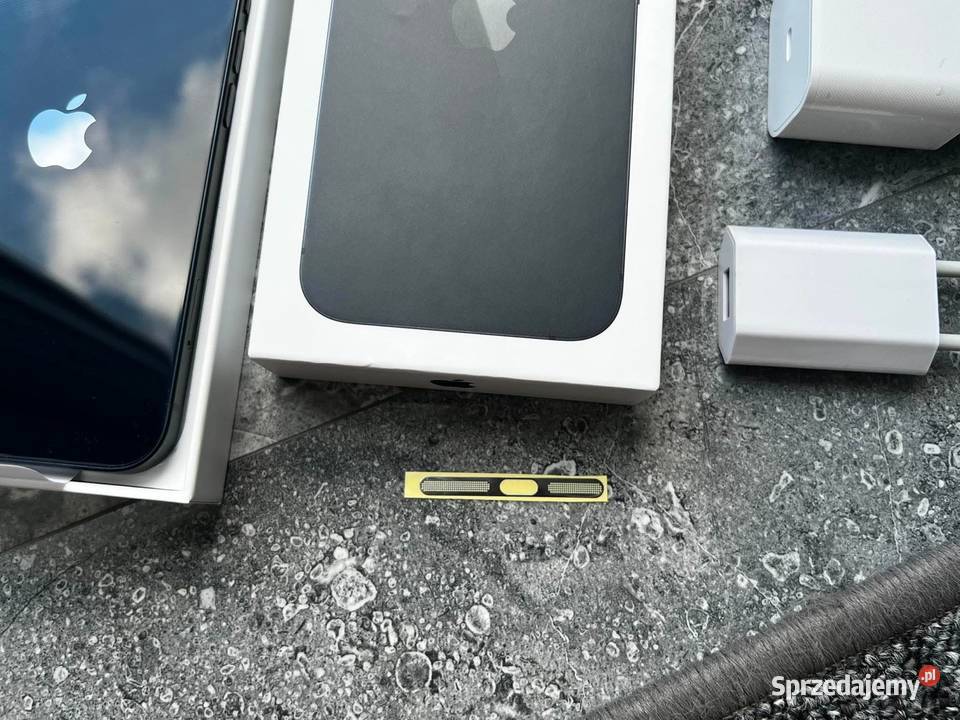 Nowy iPhone 13 czarny Apple / iPhone Łańcut