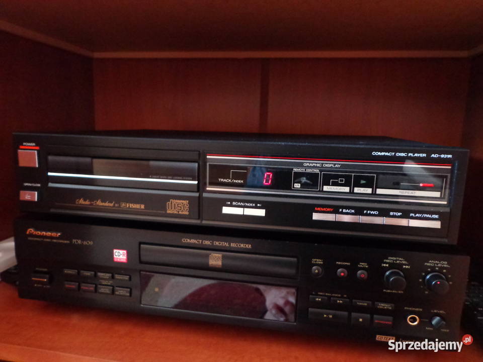 CD FISHER AD931R
