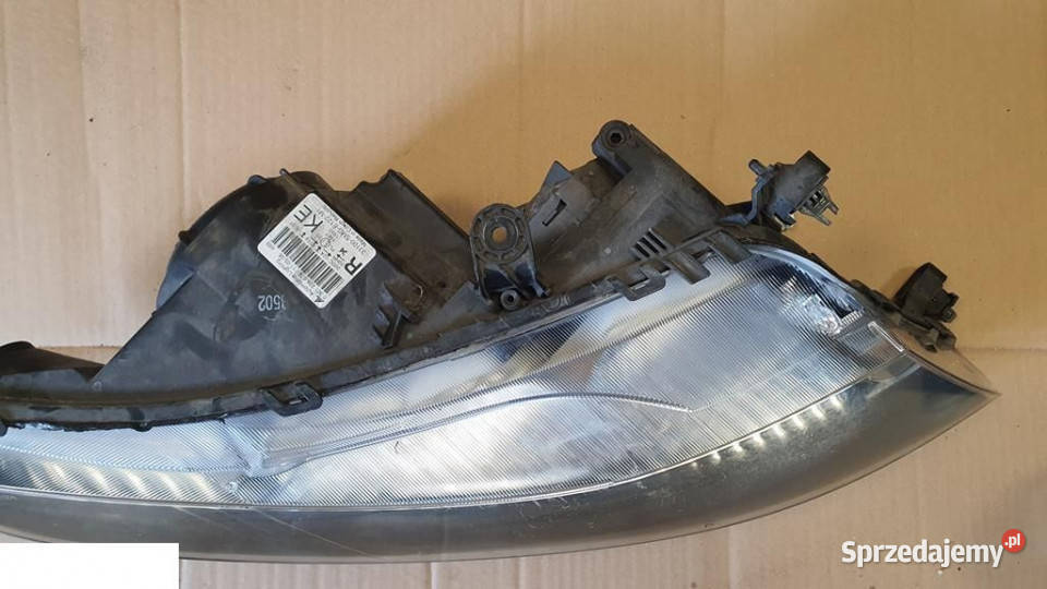 Honda Civic VIII reflektor xenon ufo Kozubszczyzna