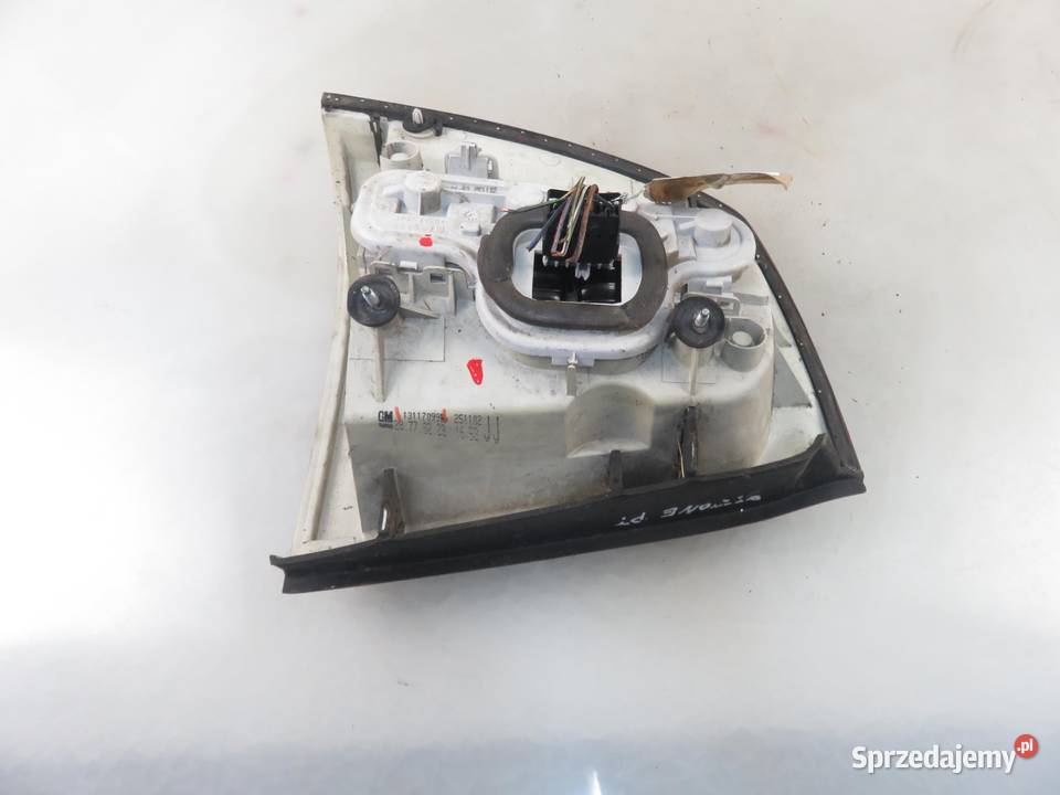 LAMPA PRAWA TYLNA OPEL ASTRA G abriolet 13117099