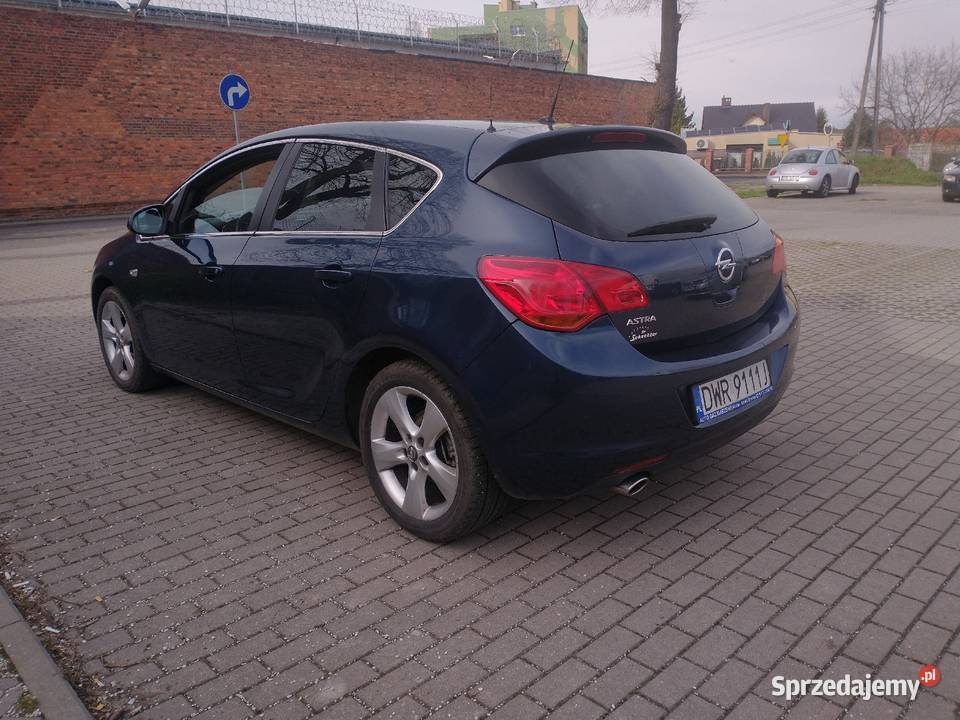 Opel Astra 14 LPG 2011 nieuszkodzony Wołów