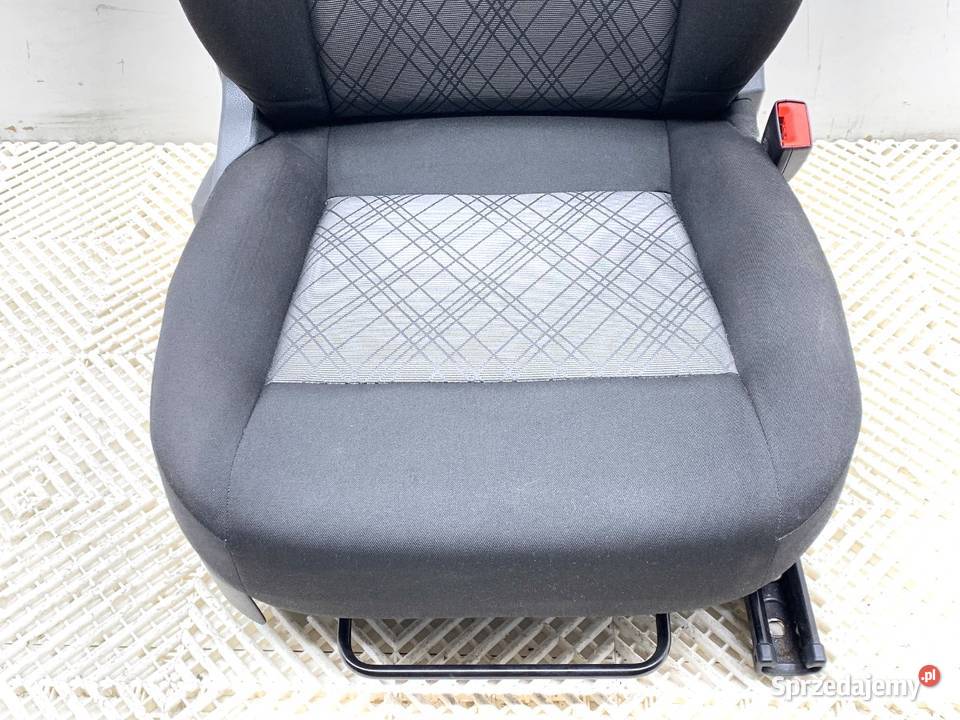 FOTEL PRAWY PRZÓD SEAT TOLEDO IV Hatchback 1219 osobowe sprzedam
