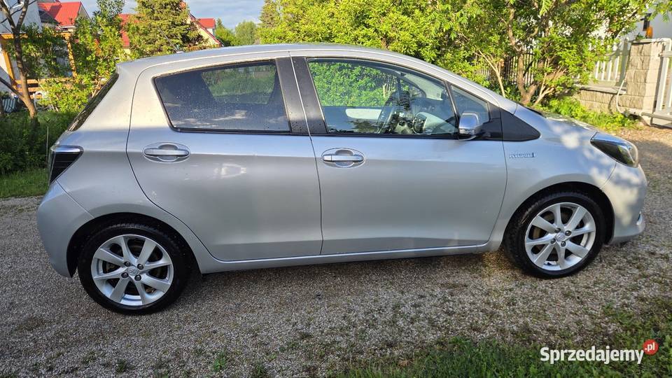 Toyota Yaris Hybryda Automat 52 przebiegu Gdańsk