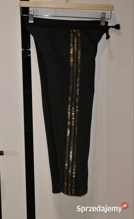 Adidas spodnie dresowe złote paski 116 Wrocław