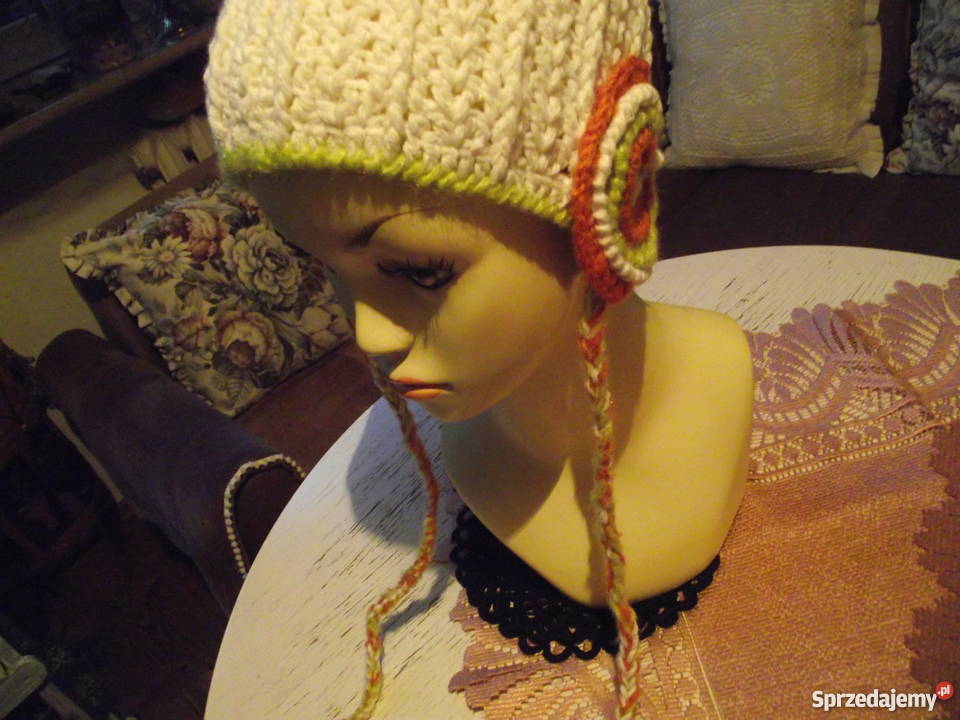BIAŁA AUTORSKA CZAPUSIA PILOTKA FREEFORM CROCHET wielkopolskie Piła