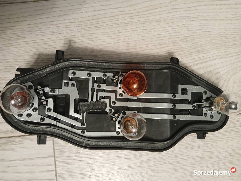 WKŁAD LAMPY PRAWY TYŁ PERTNER BERLINGO IV COMBO Bydgoszcz
