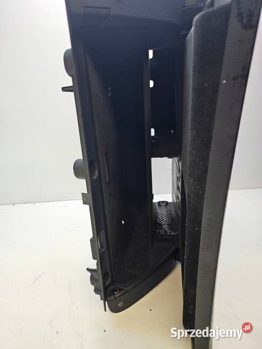 SCHOWEK PASAŻERA AUDI A6 C6 LIFT 4F1857035BB Przystajń