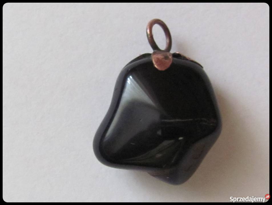 Wisiorek czarny kamień Płock