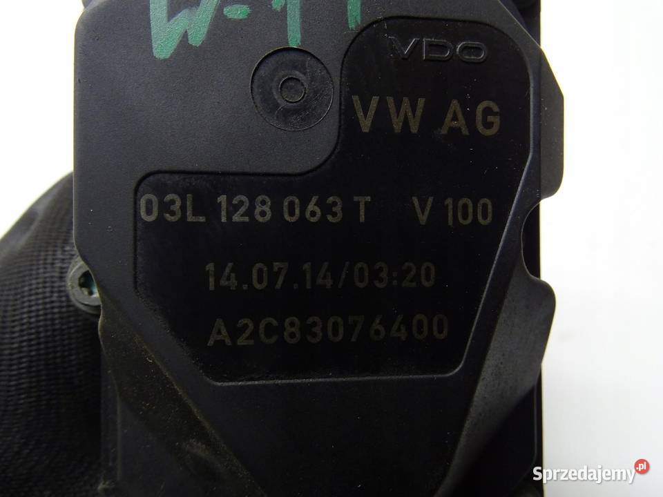 PRZEPUSTNICA POWIETRZA AUDI A4 B8 A5 8T 20 TDI