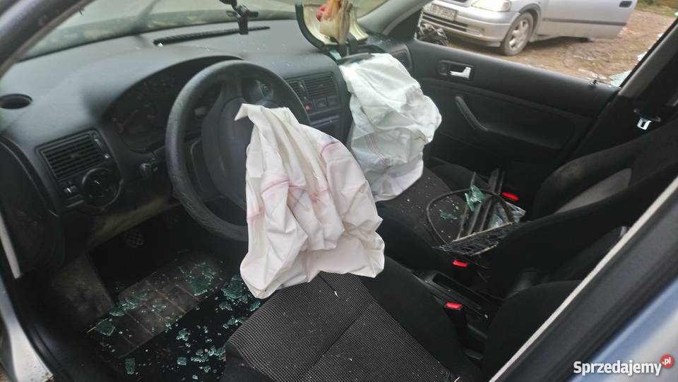 Golf IV uszkodzony manualna Skrzynice-Kolonia