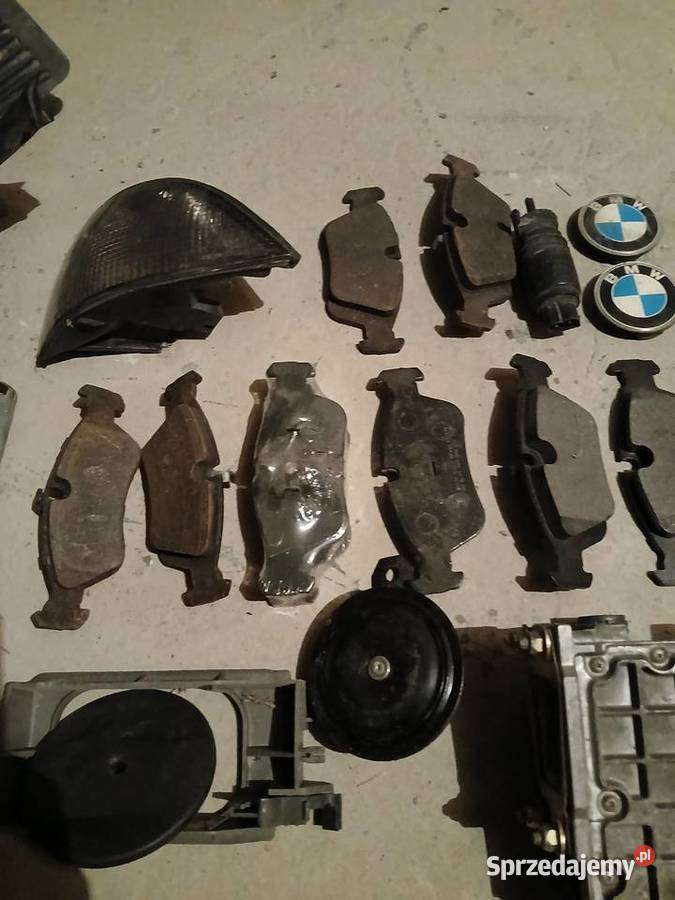 Części do bmw e36 różne schowek klocki emblematy małopolskie Kraków sprzedam