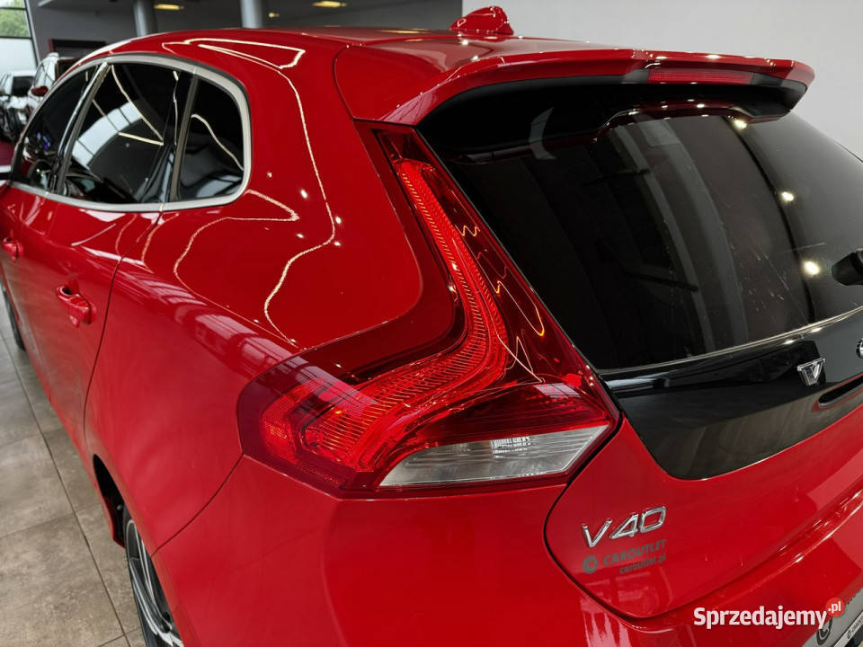 Volvo V40 20 T5 245 automat 2018 r salon