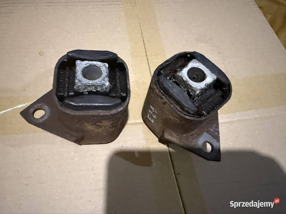 Poduszki wóKa tył bmw e21 śląskie Mszana